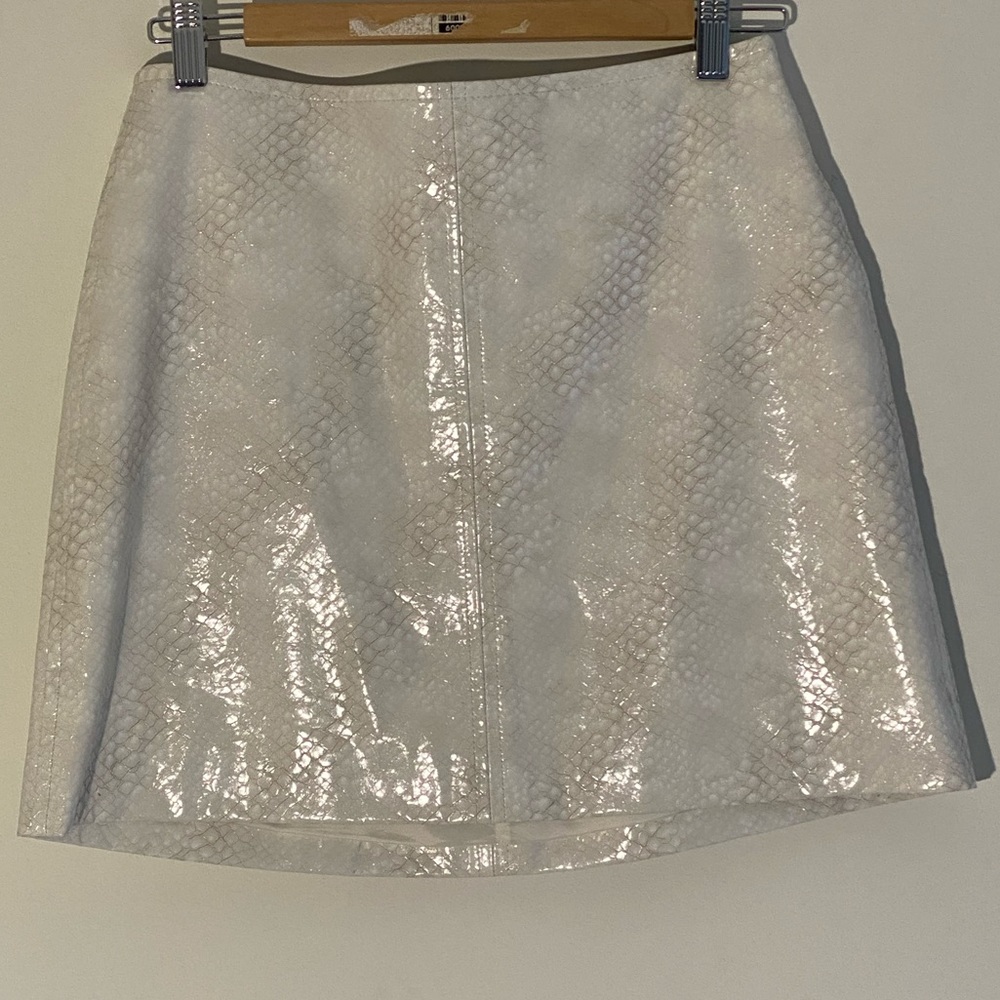 H&M white vinyl snake print skirt